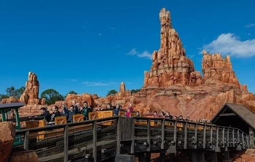 فرانتیر لند (Frontierland)